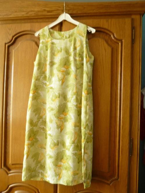 Robe doublée, Kleding | Dames, Jurken, Zo goed als nieuw, Maat 42/44 (L), Groen, Onder de knie, Ophalen of Verzenden