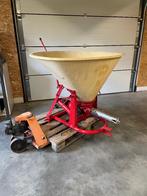 Kunstmeststrooier gerestaureerd kan ook aan minitractor, Ophalen, Akkerbouw, Gewasbescherming en Bemesting