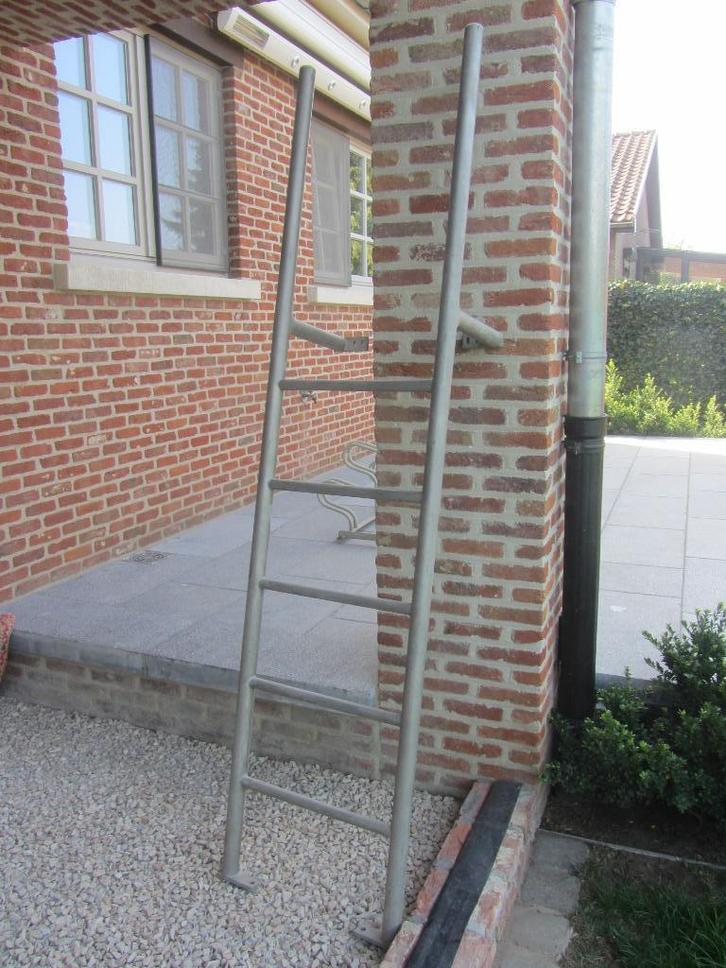 Stevige inox ladder met 5 treden, hoog 208 cm, breed 50 cm, Doe-het-zelf en Bouw, Ladders en Trappen, Gebruikt, Ladder, 2 tot 4 meter