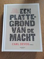 Carl Devos - Een plattegrond van de macht 2023, Boeken, Ophalen of Verzenden, Gelezen, Carl Devos