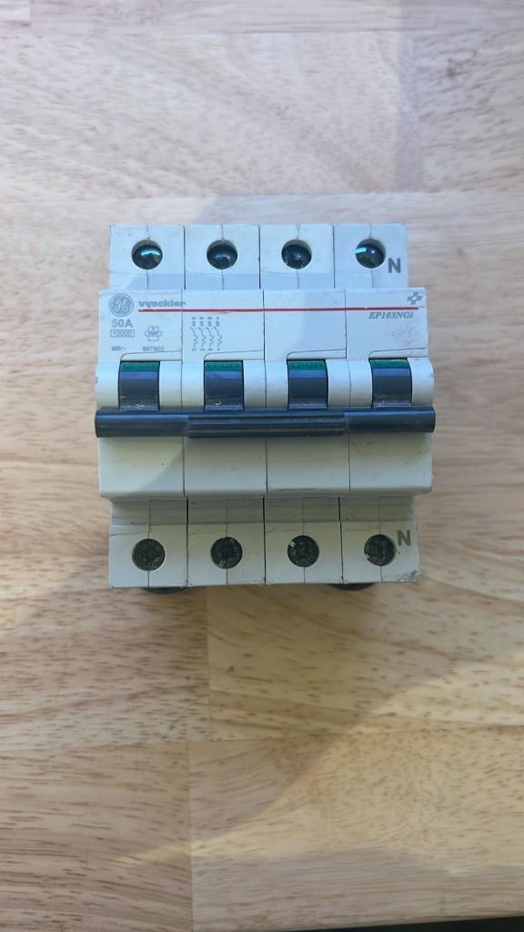 Disjoncteur Vynckier 4P 50A C 10kA – Occasion, Bricolage & Construction, Électricité & Câbles, Utilisé, Interrupteur, Interrupteur