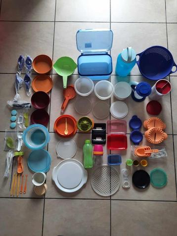 Lot de 53 articles tupperwares