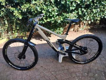 Fiets CUBE TWO15 PRO 27.5" DOWNHILL 2022, Fietsen en Brommers, Ophalen, Zo goed als nieuw