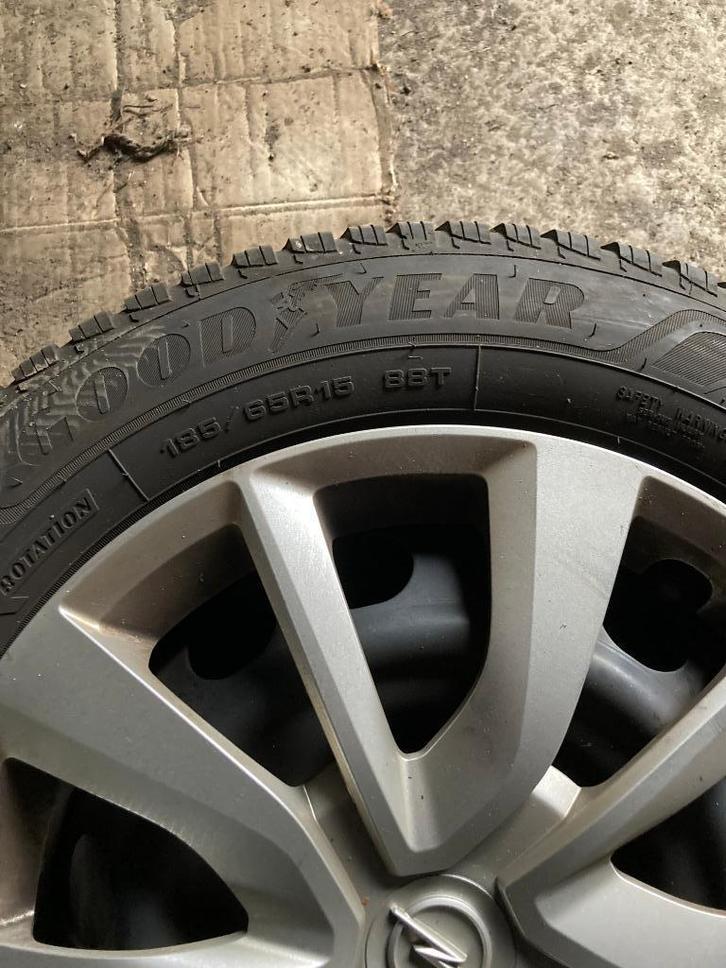 Pneus Neige 185/65 R15 88T, Auto-onderdelen, Banden en Velgen, Band(en), Winterbanden, 15 inch, 185 mm, Ophalen