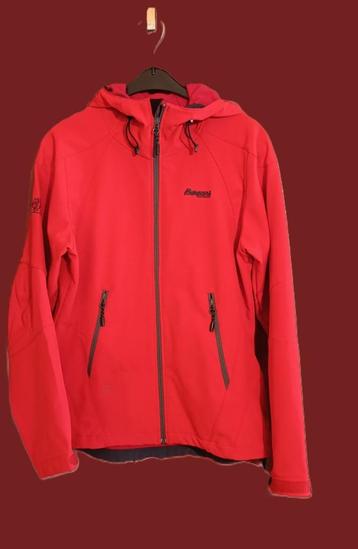 Rode softshell jas Bergans beschikbaar voor biedingen