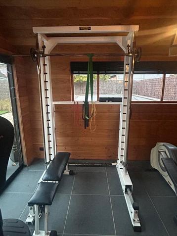 Verkoop complete home gym beschikbaar voor biedingen