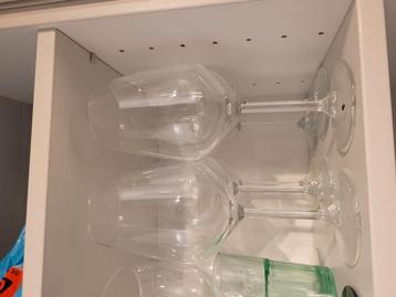 6 kwaliteitsvolle wijnglazen beschikbaar voor biedingen