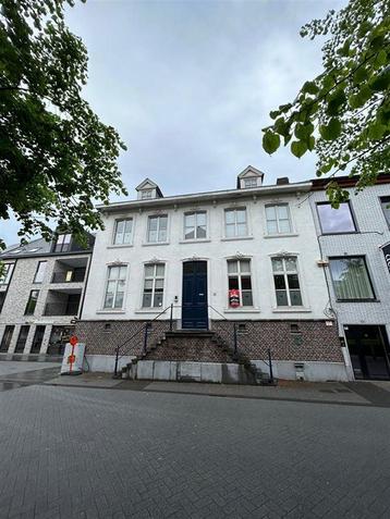 Commercieel te huur in Maaseik, 3 slpks beschikbaar voor biedingen
