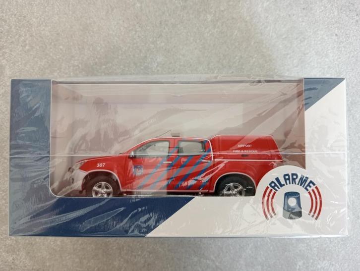 Brandweerlieden - Izusu D-Max Brussels Airport (Alarm), Hobby en Vrije tijd, Modelauto's | 1:43, Nieuw, Auto, Overige merken, Verzenden