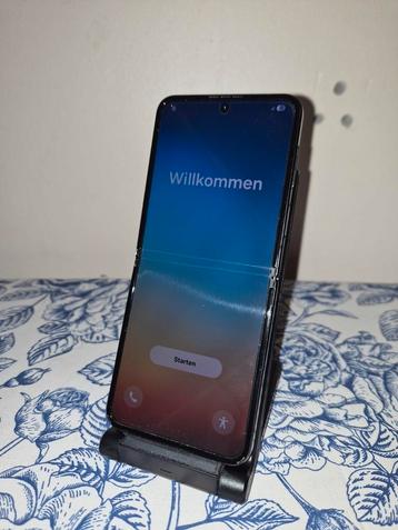 Galaxy Z Flip 4 128gb noir + coque beschikbaar voor biedingen