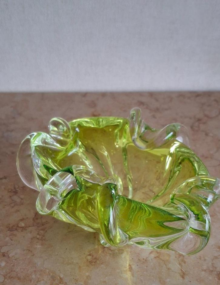 Asbak uit glas (mogelijks Muranoglas), Antiek en Kunst, Antiek | Glaswerk en Kristal, Ophalen of Verzenden
