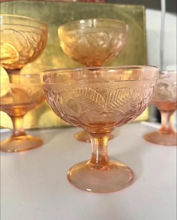 Rosaline dessertcoupes vintage, 6 stuks beschikbaar voor biedingen