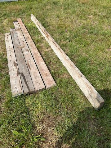 Houten bruggen balken beschikbaar voor biedingen