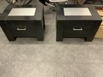 2 volhouten nachtkastjes, Enlèvement, Utilisé, Bois, 45 à 65 cm