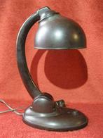 Eric Kirkham Cole vintage bakeliet art deco bauhaus lamp., Antiek en Kunst, Antiek | Verlichting, Ophalen