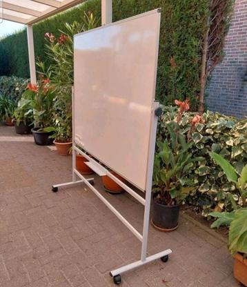 Te Koop voor 100€ beschikbaar voor biedingen