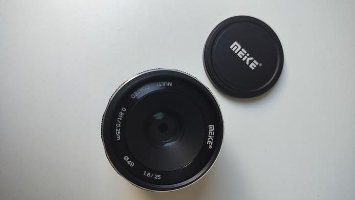 Meike 25mm f/1.8 lens – in uitstekende staat, TV, Hi-fi & Vidéo, Photo | Lentilles & Objectifs, Comme neuf, Enlèvement ou Envoi