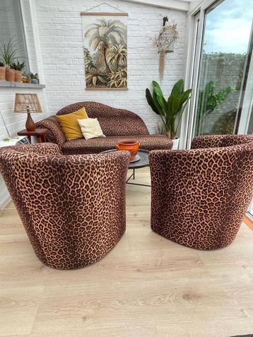 salon-loungeset met luipaardmotief  beschikbaar voor biedingen