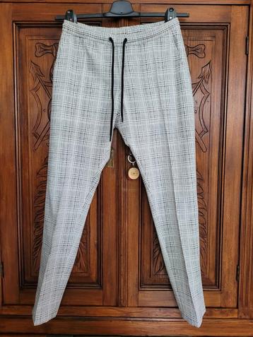 Pantalons d'été très cool de la marque Emperio Armani, M (48