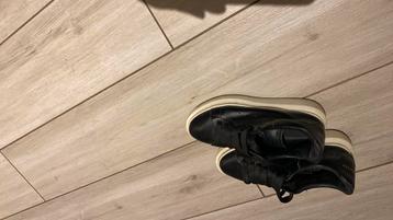 Chaussure alexandre mc queen beschikbaar voor biedingen