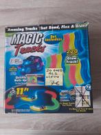 Magic tracks 220 pieces of glow track met auto-tje, Overige merken, Racebaan, Zelf te bouwen, Ophalen of Verzenden
