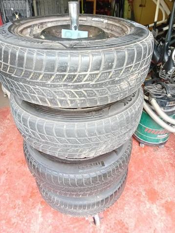 185/65R15 88T- 4 winterbanden op stalen velg Citroen/peugeot beschikbaar voor biedingen