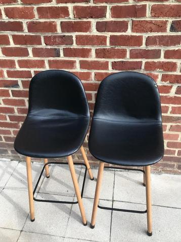 2X hoge kruk (zitting 65 cm) beschikbaar voor biedingen