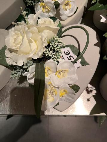 Zijden bloemstuk ️nieuw beschikbaar voor biedingen
