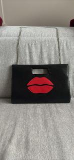 2 handtassen zwart en wit beide met rode lippen Nieuw, Ophalen of Verzenden, Zo goed als nieuw, Wit