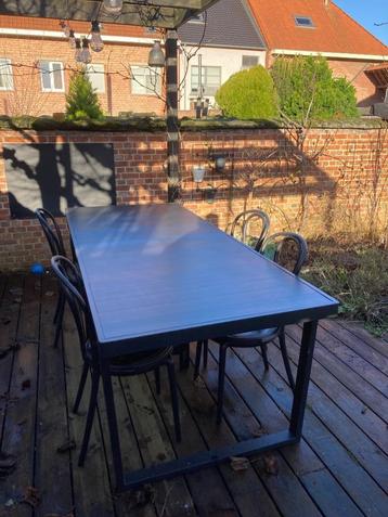 Zo goed als nieuw – tuintafel van IKEA (VÄRMANSÖ) beschikbaar voor biedingen