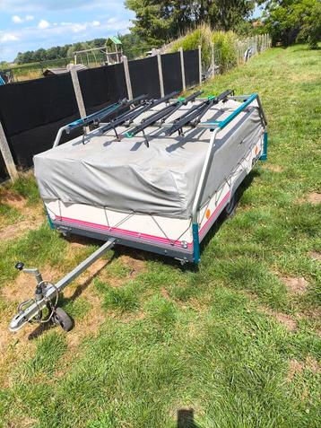 Campingcar raclet corail, met drager voor 4 fietsen. beschikbaar voor biedingen