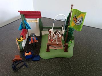 Wasbox voor paarden. Playmobil-land