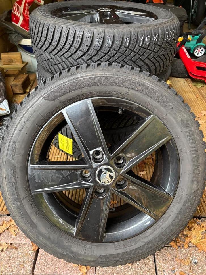 Nieuwe winterbanden Hankook op originele Skoda alu velg 16", Auto's, Skoda, Particulier, Octavia, Ophalen