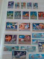 Wereld: Ruimtevaart/Kosmos **/° in album 64 bladzijden (1), Postzegels en Munten, Ophalen of Verzenden
