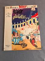 Astérix T4 - gladiateur - 1964 - 1r édition “au menhir”., Gelezen, Ophalen of Verzenden, Uderzo - Goscinny, Eén stripboek