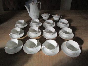 vintage koffieservies beschikbaar voor biedingen