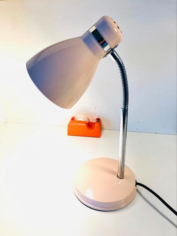 VINTAGE “PASTEL ROZE” BUREAULAMP (Zie Beschrijving) beschikbaar voor biedingen