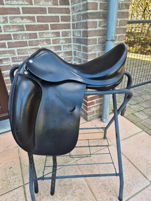 Equipe Emporio 18' dressuurzadel, Dieren en Toebehoren, Paarden en Pony's | Hoofdstellen en Tuigage, Dressuur, Ophalen of Verzenden