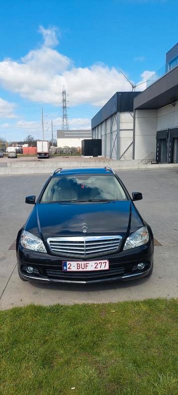 Mercedes C200 W204 Euro 5,23 novembre 2010 Diesel 21600km, Autos, Particulier, Diesel, Achat