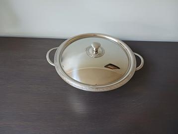 Vintage soepterinne met deksel,  Sartel. beschikbaar voor biedingen