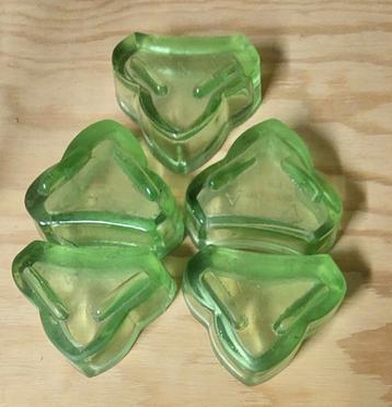 vinted : 5 mooie groene glazen kaststeunen beschikbaar voor biedingen