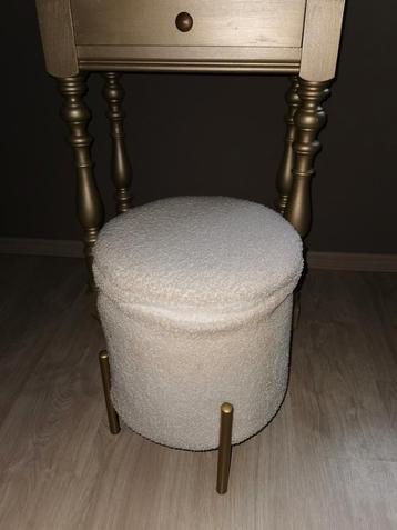 krukje of make up stoeltje beschikbaar voor biedingen