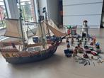 2 piratenboten + eiland + vuurtoren + 22 figuren met wapens, Kinderen en Baby's, Speelgoed | Playmobil, Ophalen, Zo goed als nieuw