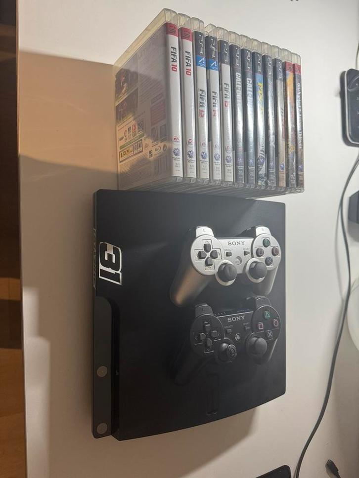 PS3 - 2 controllers + 11 games (FIFA, CALL OF DUTY,...), Games en Spelcomputers, Spelcomputers | Sony PlayStation 3, Gebruikt