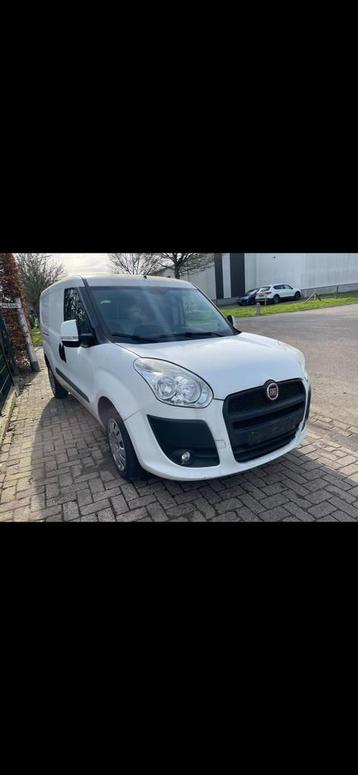 FIAT DOBLO VOORBUMPER   (VOORKOP COMPLEET  BJ 2012 beschikbaar voor biedingen
