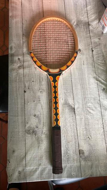 Ancienne raquette de tennis en bois L