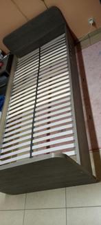 SLAAPKAMER: bed,lattenbodem en nachtkastje (+kleerkast), Huis en Inrichting, Ophalen