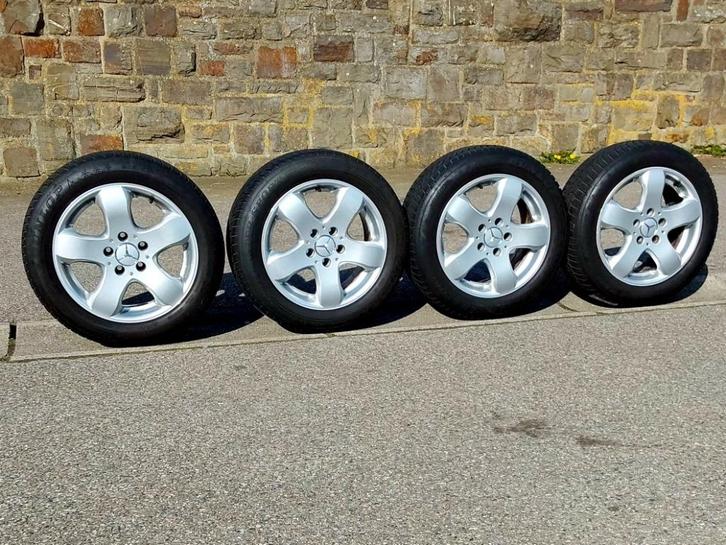 4 très bons pneus hiver 205/55-16, originales Mercedes, Auto-onderdelen, Banden en Velgen, Banden en Velgen, Winterbanden, 16 inch