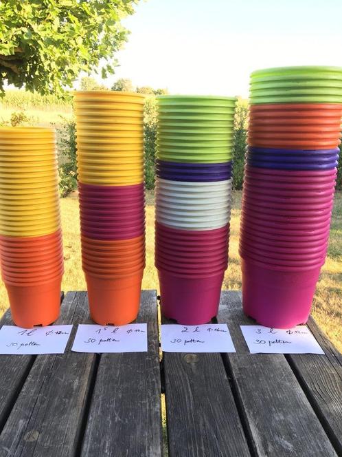 Nieuwe kleurrijke bloempotten plastic 1L, 1,5L, 2L, 3L, Tuin en Terras, Bloempotten, Nieuw, Kunststof, Binnen, Balkon, Tuin, Minder dan 40 cm