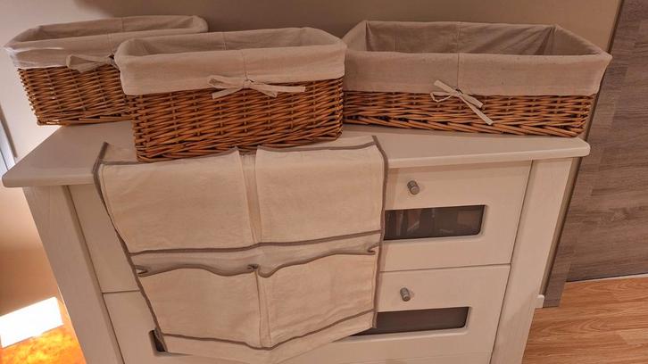 Rieten mandjes 1 groot en 2 kleine, Kinderen en Baby's, Kinderkamer | Commodes en Kasten, Ophalen